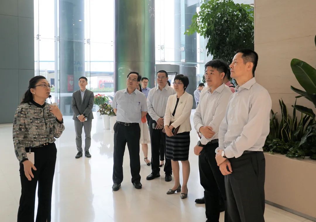 上海市委常委、副市长吴清一行莅临尊龙凯时-人生就是搏技术调研指导